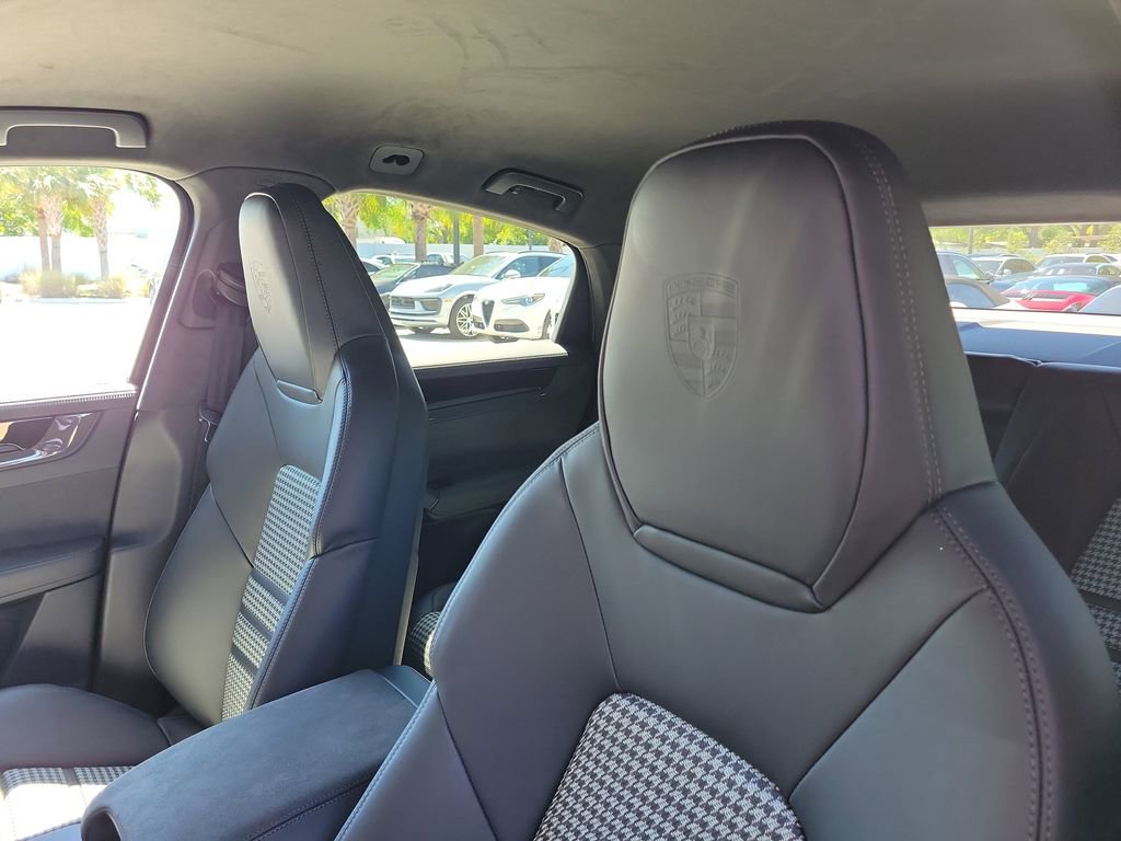 New 2026 Porsche Cayenne GTS image 6