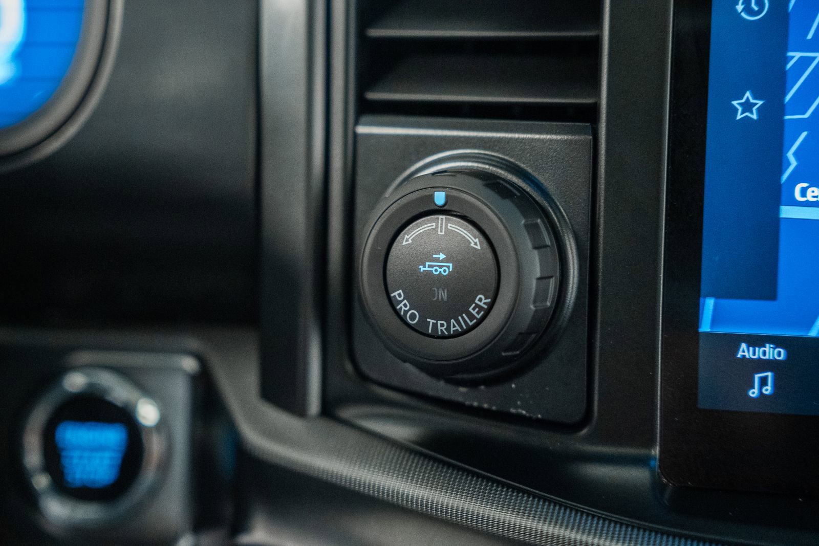 Certified 2024 Ford F150 Lariat AWD/4WD image 33