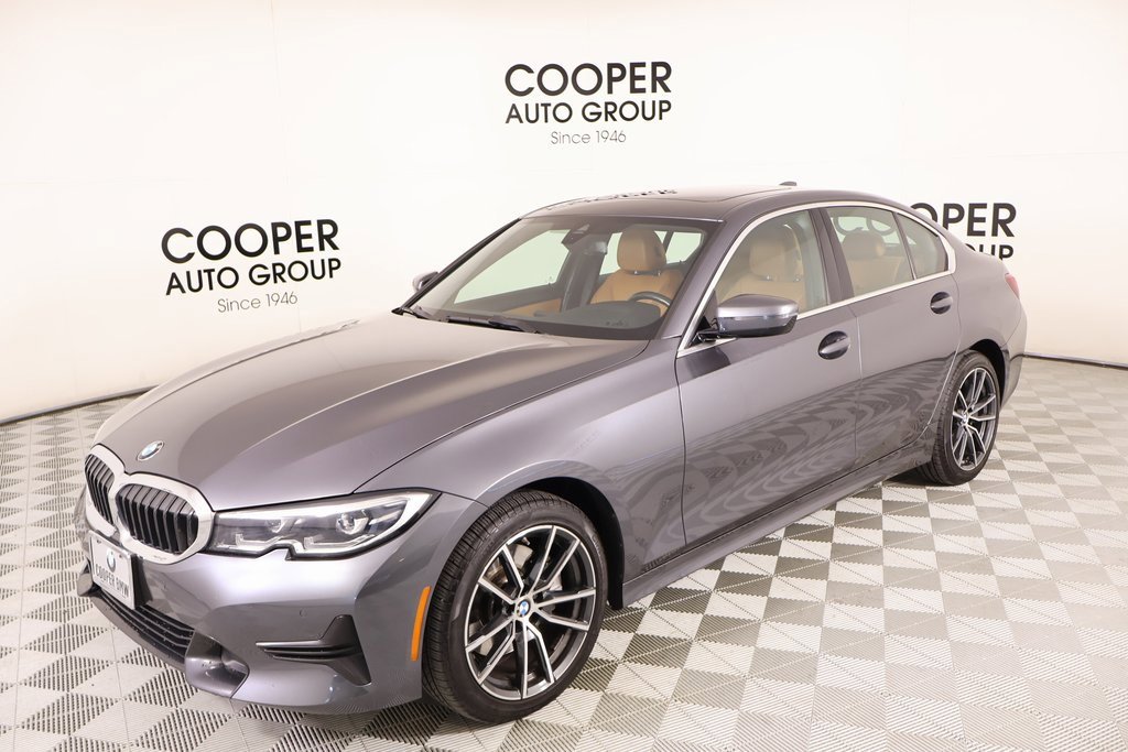 Used 2022 BMW 330i xDrive 330i xDrive w/ Driving Assistance Package image 11