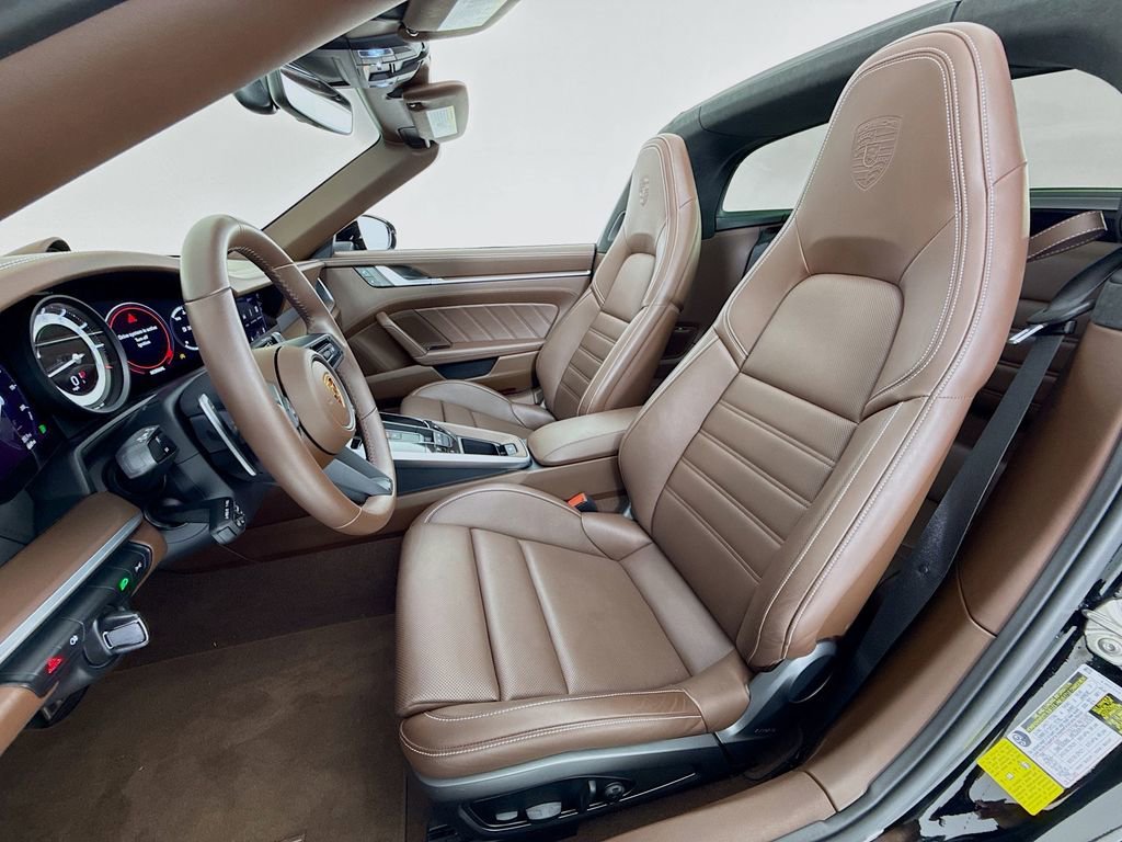 Certified 2022 Porsche 911 Targa 4S AWD/4WD image 5