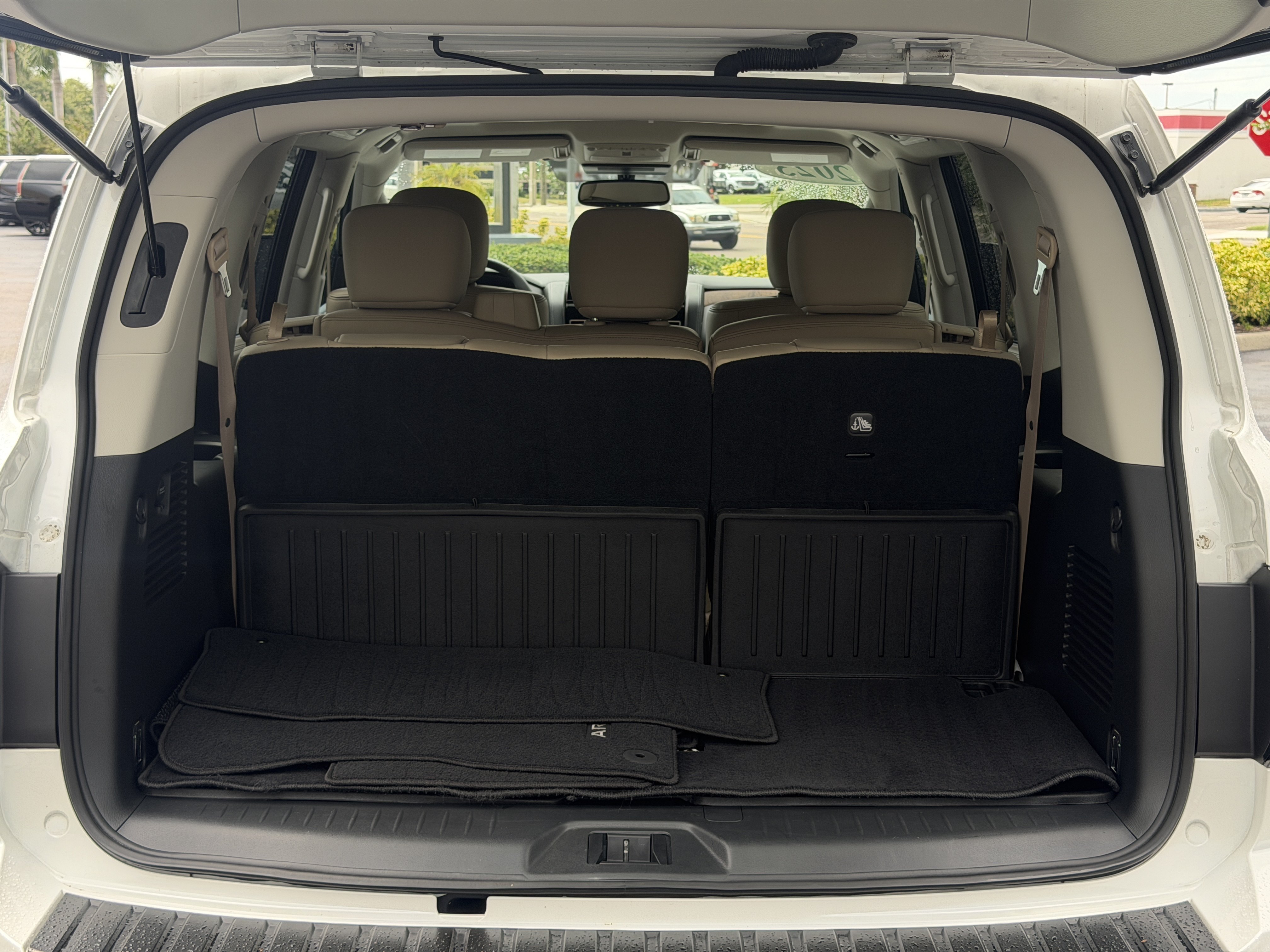 Used 2023 Nissan Armada SL w/ Cargo Package AWD/4WD image 11