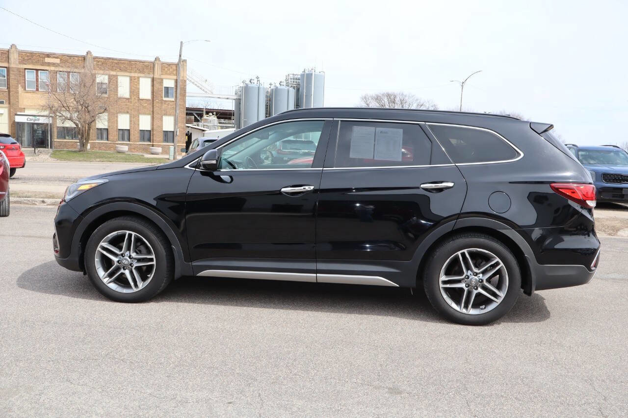 Used 2017 Hyundai Santa Fe Limited image 9