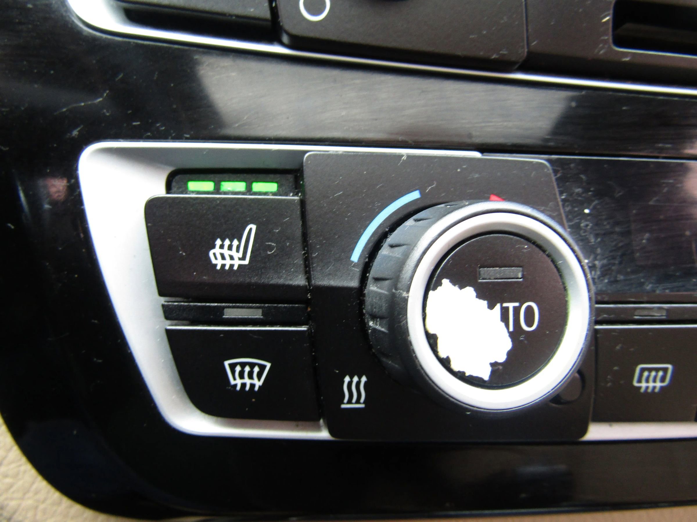 Used 2018 BMW 330i xDrive Sedan w/ Premium Package image 29