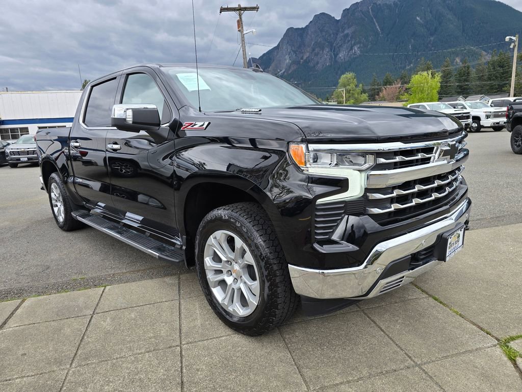 Used 2025 Chevrolet Silverado 1500 LTZ w/ LTZ Premium Package AWD/4WD image 3