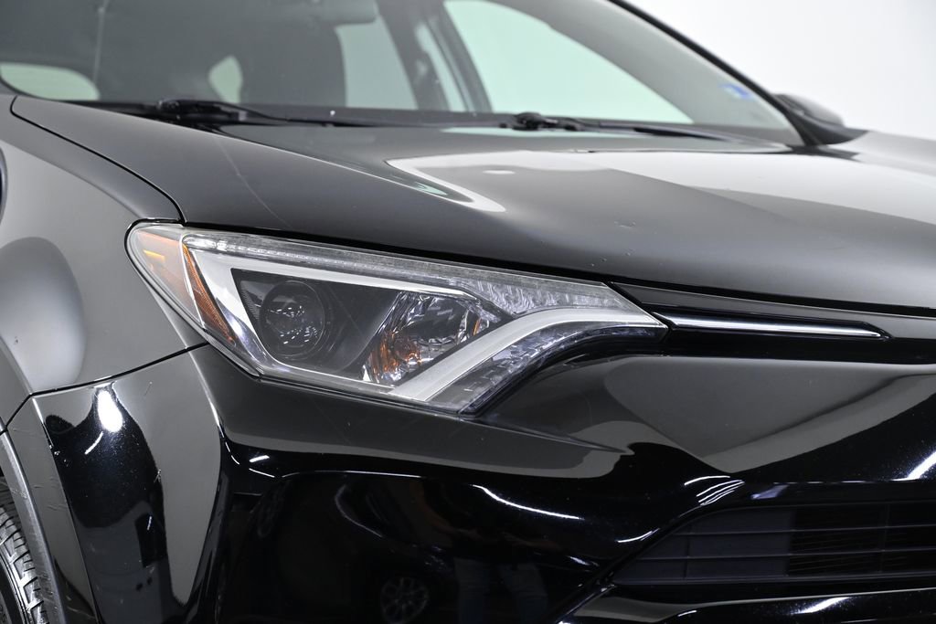 Used 2018 Toyota RAV4 LE w/ All Weather Liner Package image 6