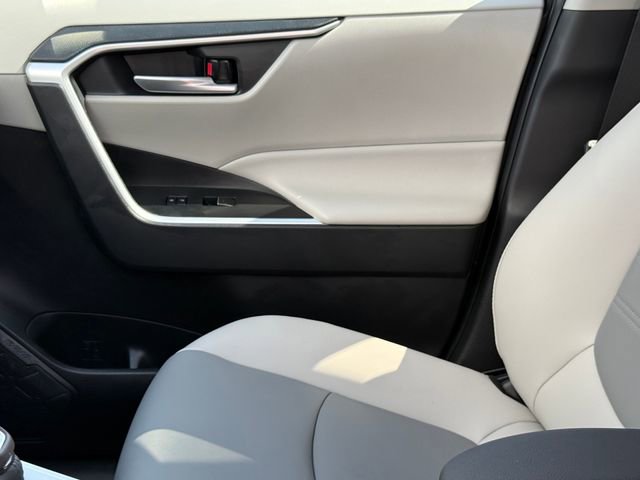 Used 2025 Toyota RAV4 XLE Premium image 10