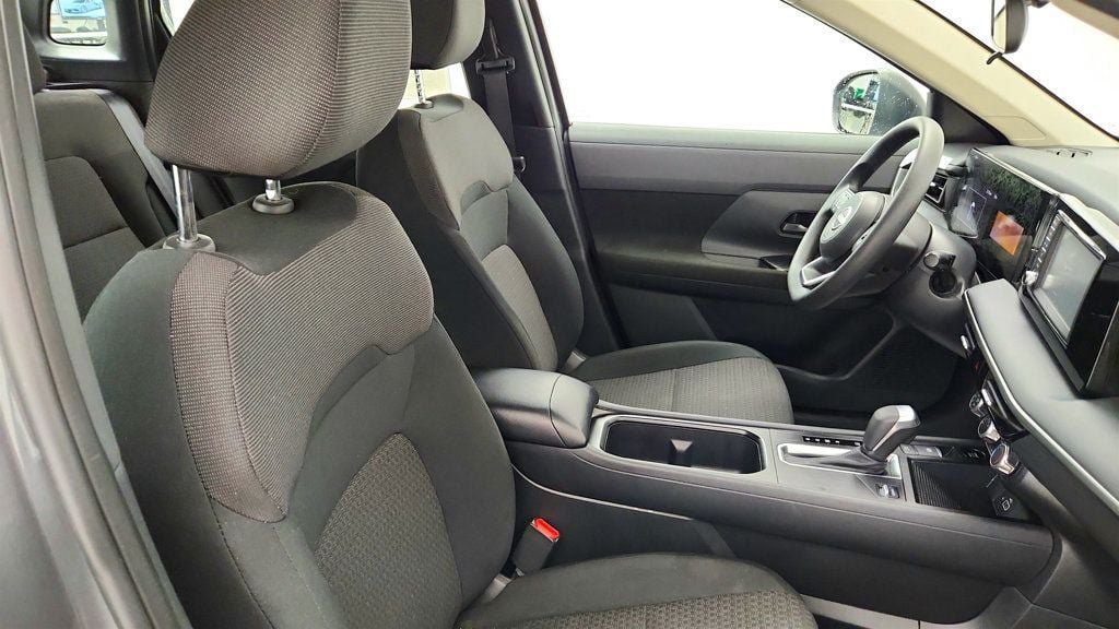 Used 2025 Nissan Kicks S FWD image 21