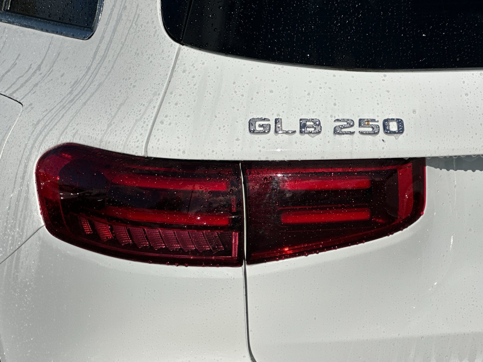 Used 2026 Mercedes-Benz GLB 250 4MATIC image 26