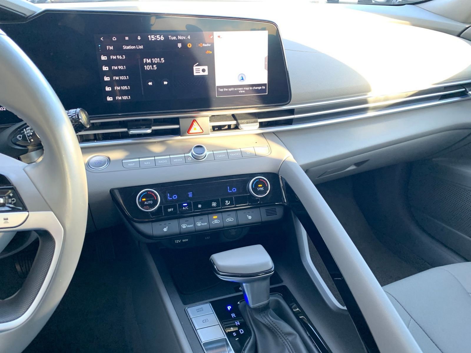 Used 2025 Hyundai Elantra SEL image 18