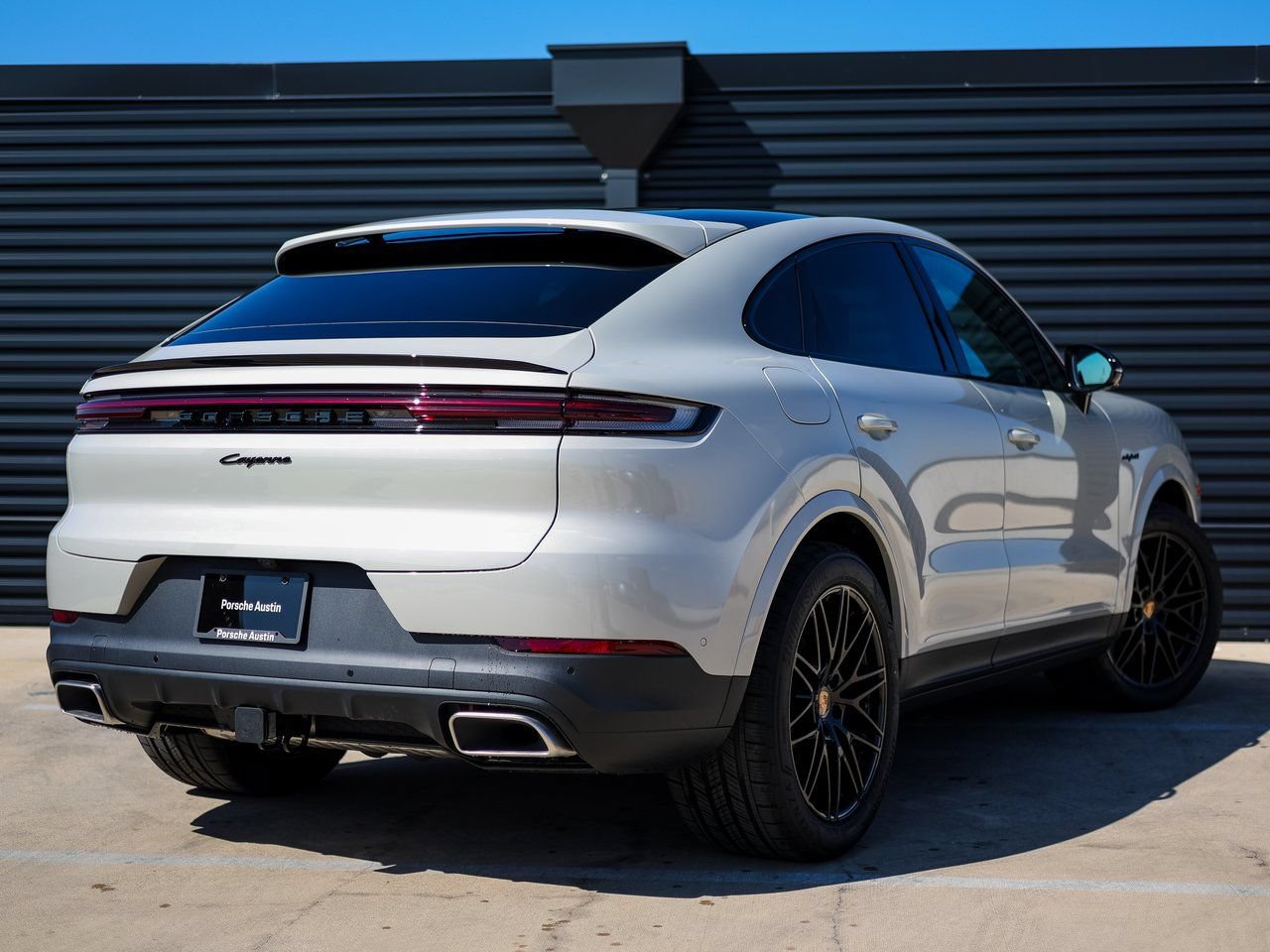 New 2026 Porsche Cayenne E-Hybrid Coupe AWD/4WD image 7