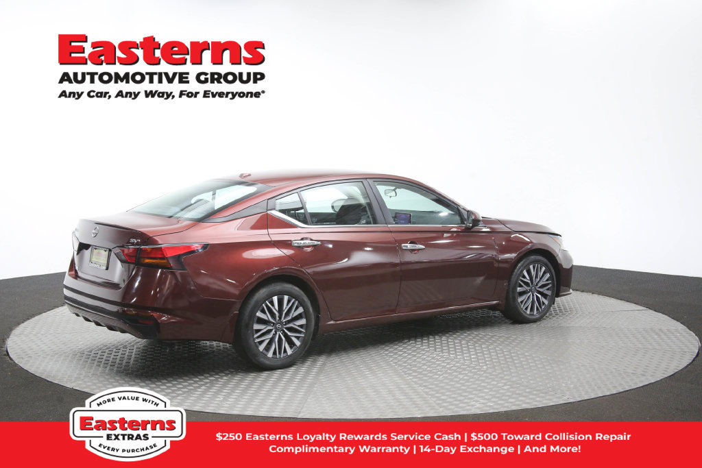 Used 2023 Nissan Altima 2.5 SV FWD image 42