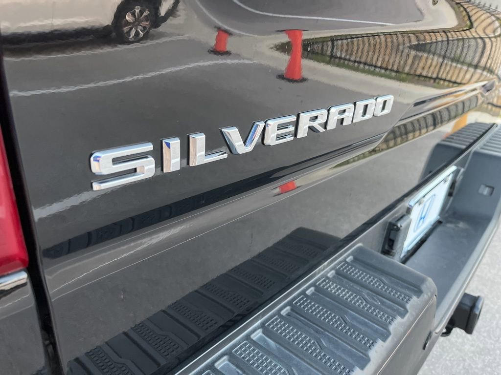Used 2022 Chevrolet Silverado 1500 High Country w/ Safety Package II image 8