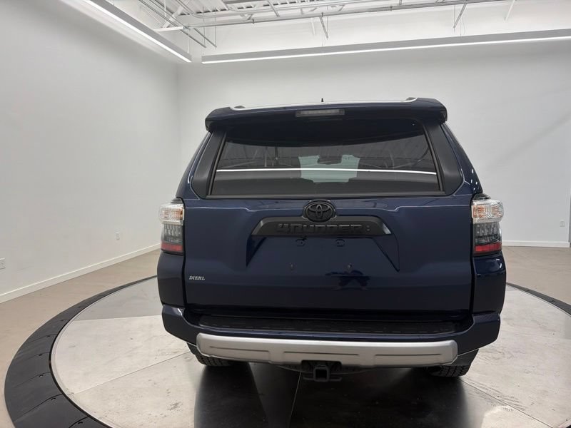 Used 2024 Toyota 4Runner TRD Off-Road Premium w/ Off Road Premium Plus Package AWD/4WD image 4