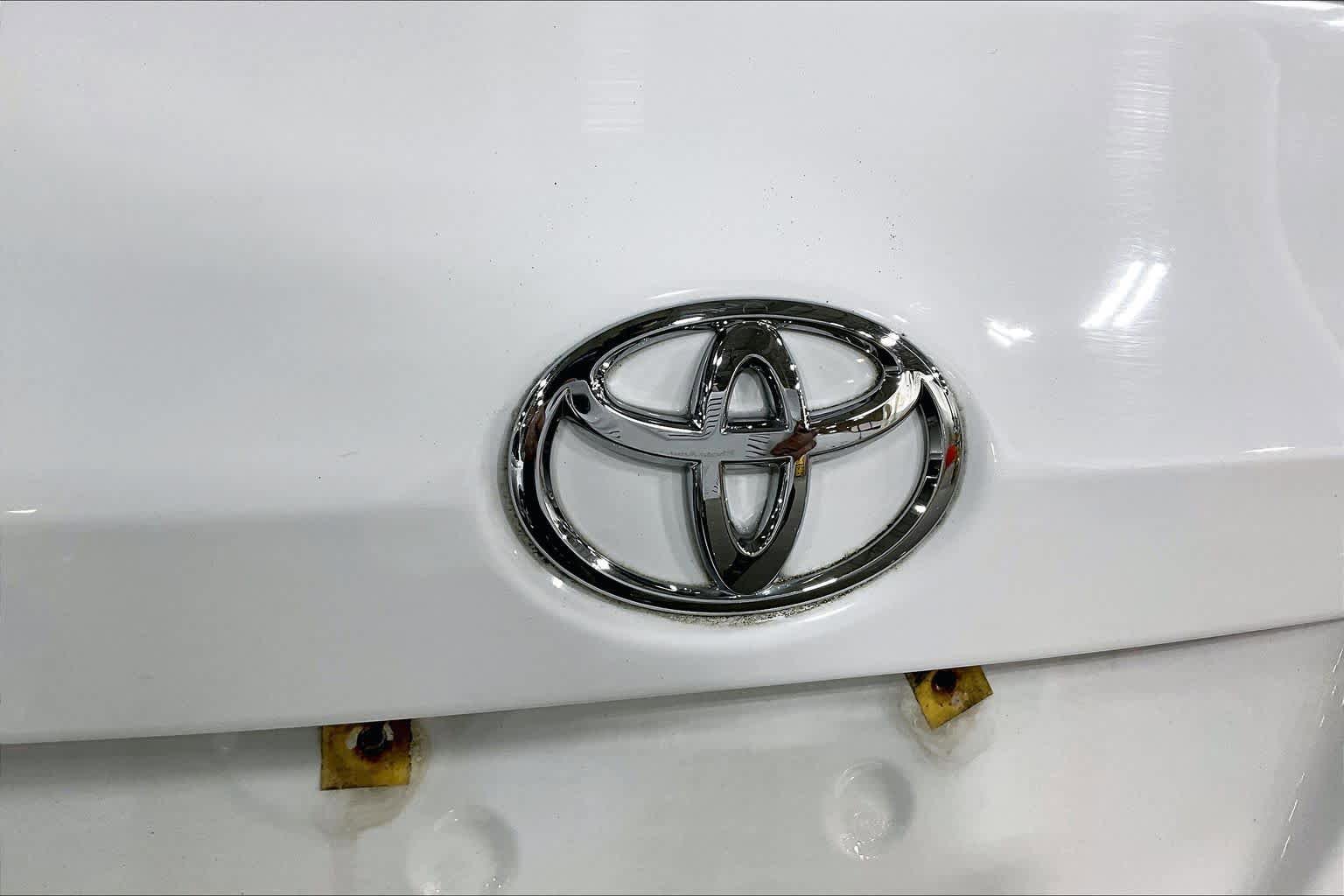 Used 2015 Toyota Corolla LE FWD image 31
