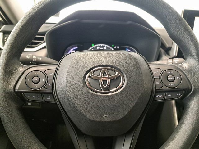 Used 2025 Toyota RAV4 XLE image 11
