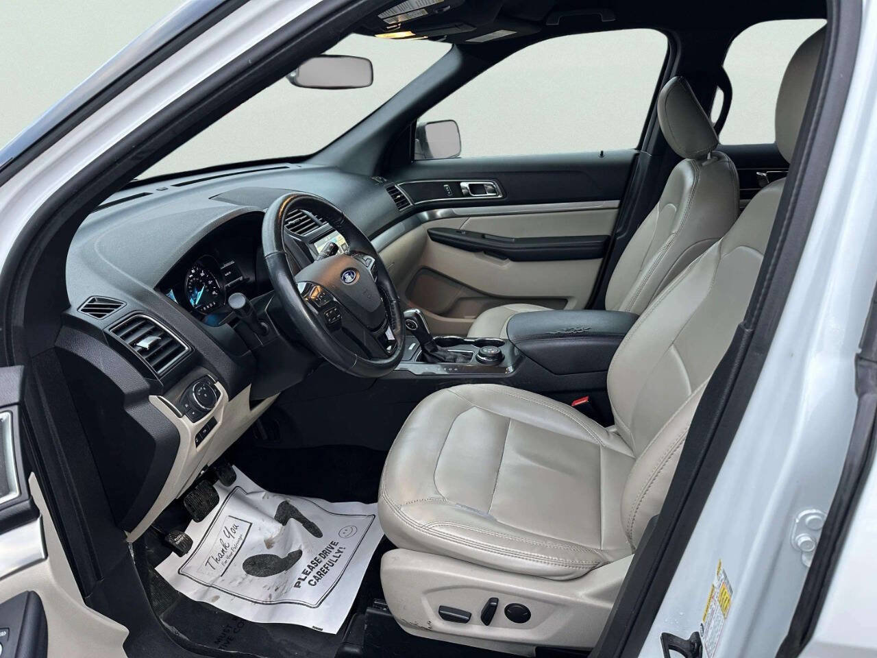 Used 2019 Ford Explorer XLT w/ Equipment Group 202A image 9