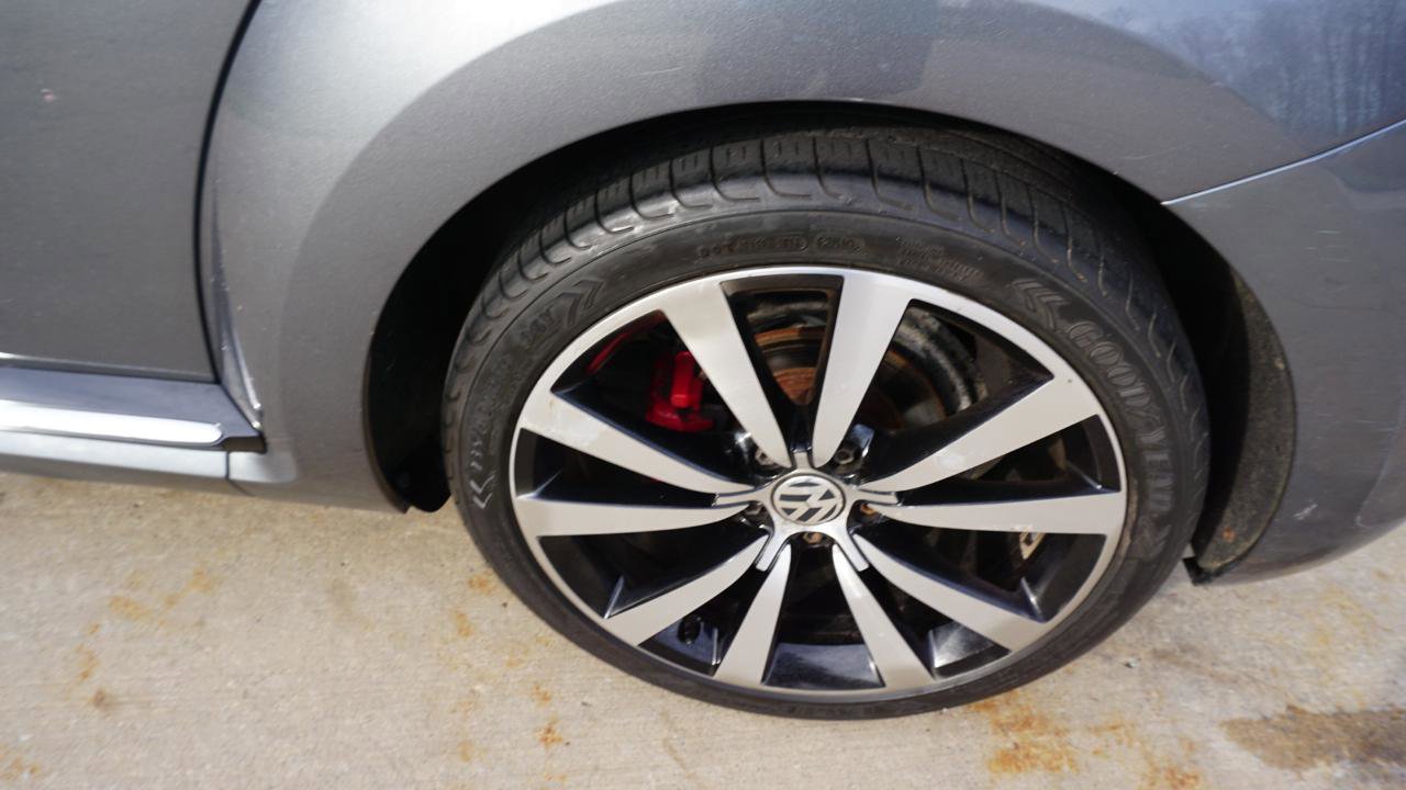 Used 2014 Volkswagen Beetle R-Line image 10