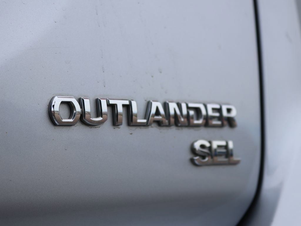 Used 2017 Mitsubishi Outlander SEL image 15