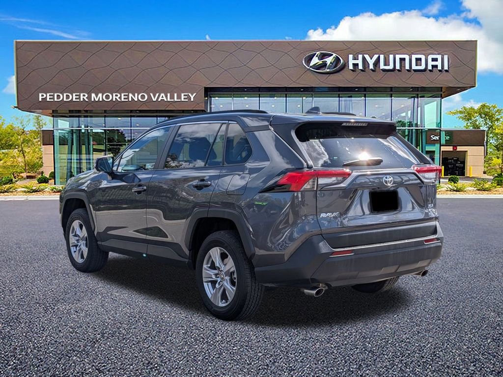 Used 2025 Toyota RAV4 XLE w/ Convenience Package image 5