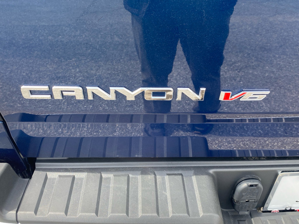 Used 2020 GMC Canyon SLT w/ Driver Alert Package image 11