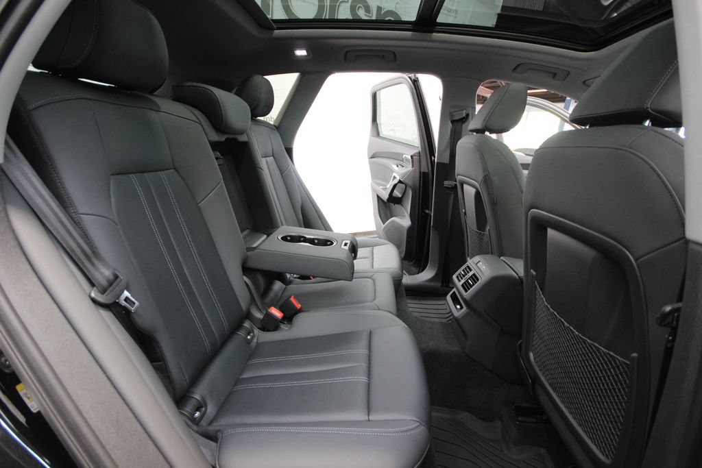 Used 2025 Audi Q5 Premium w/ Convenience Package AWD/4WD image 28