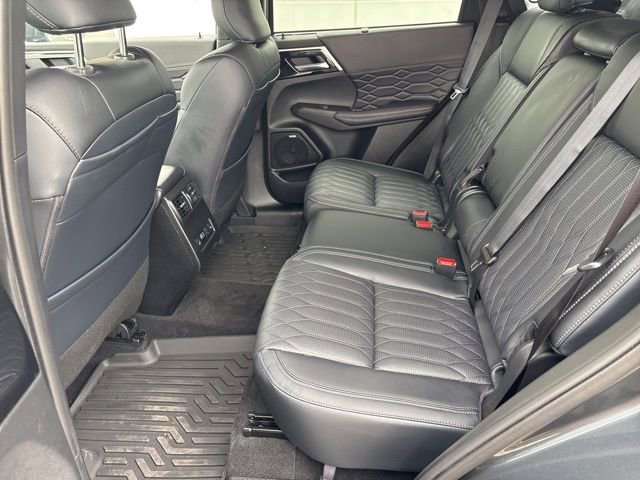 Used 2025 Mitsubishi Outlander SEL image 29