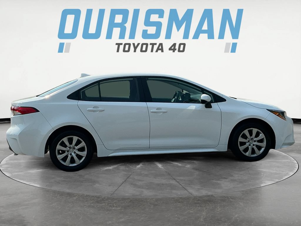 Used 2025 Toyota Corolla LE FWD image 8