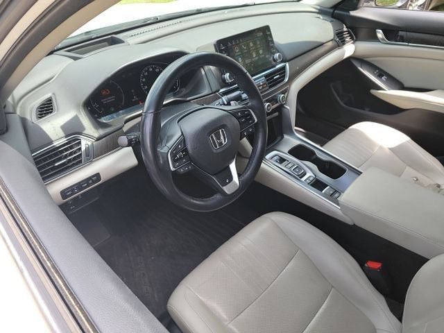 Used 2018 Honda Accord Touring image 9