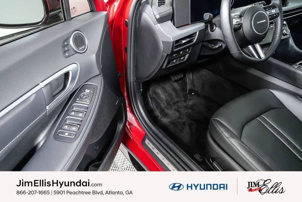 New 2025 Hyundai Sonata Limited FWD image 13