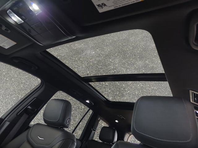 Certified 2022 Cadillac XT6 Luxury w/ LPO, Floor Liner Package AWD/4WD image 31