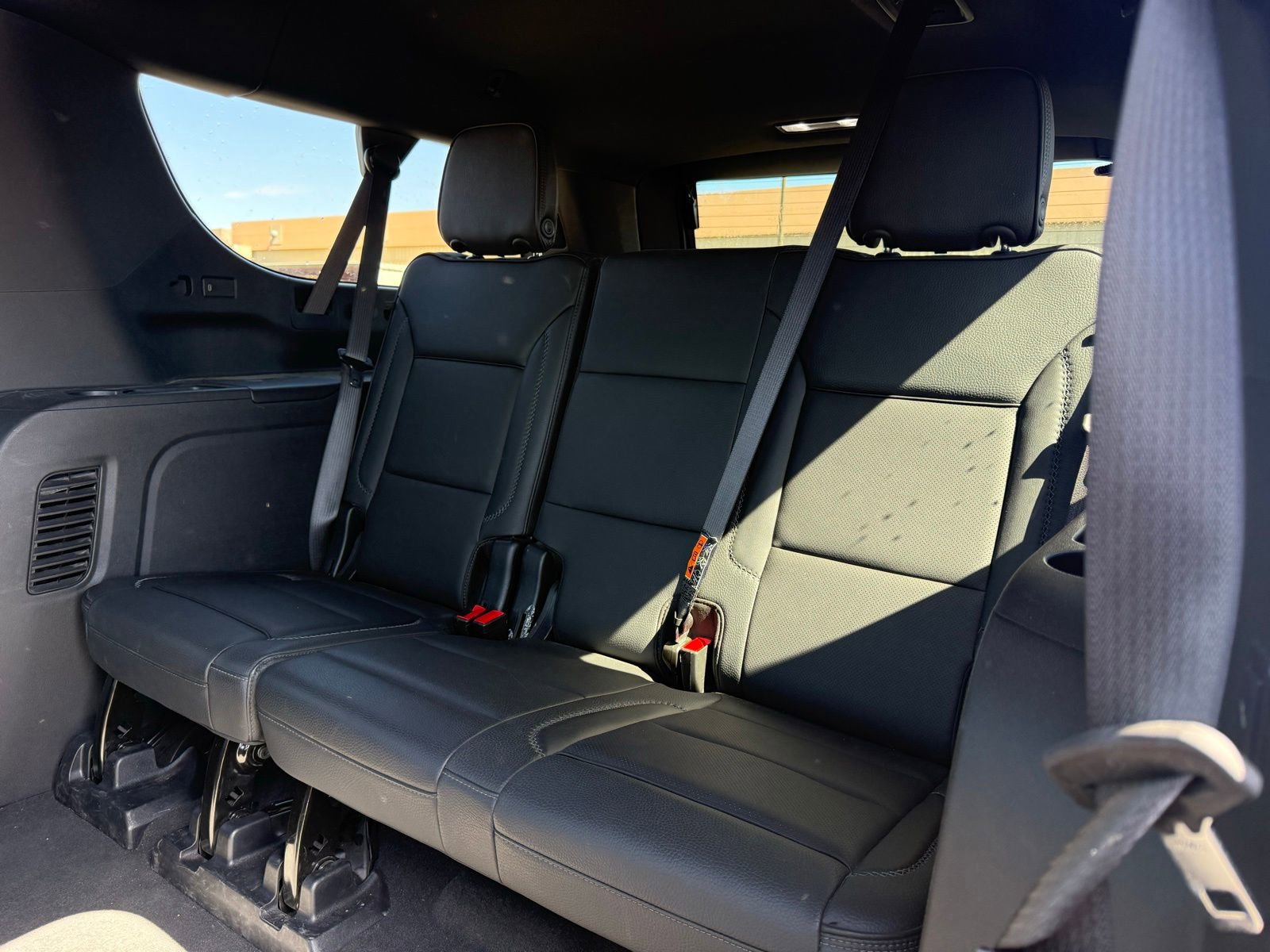 Used 2025 GMC Yukon XL Denali AWD/4WD image 9