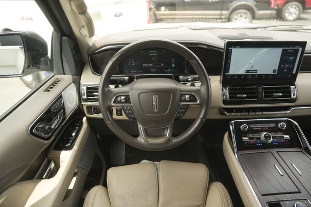 Used 2023 Lincoln Navigator L Reserve image 23