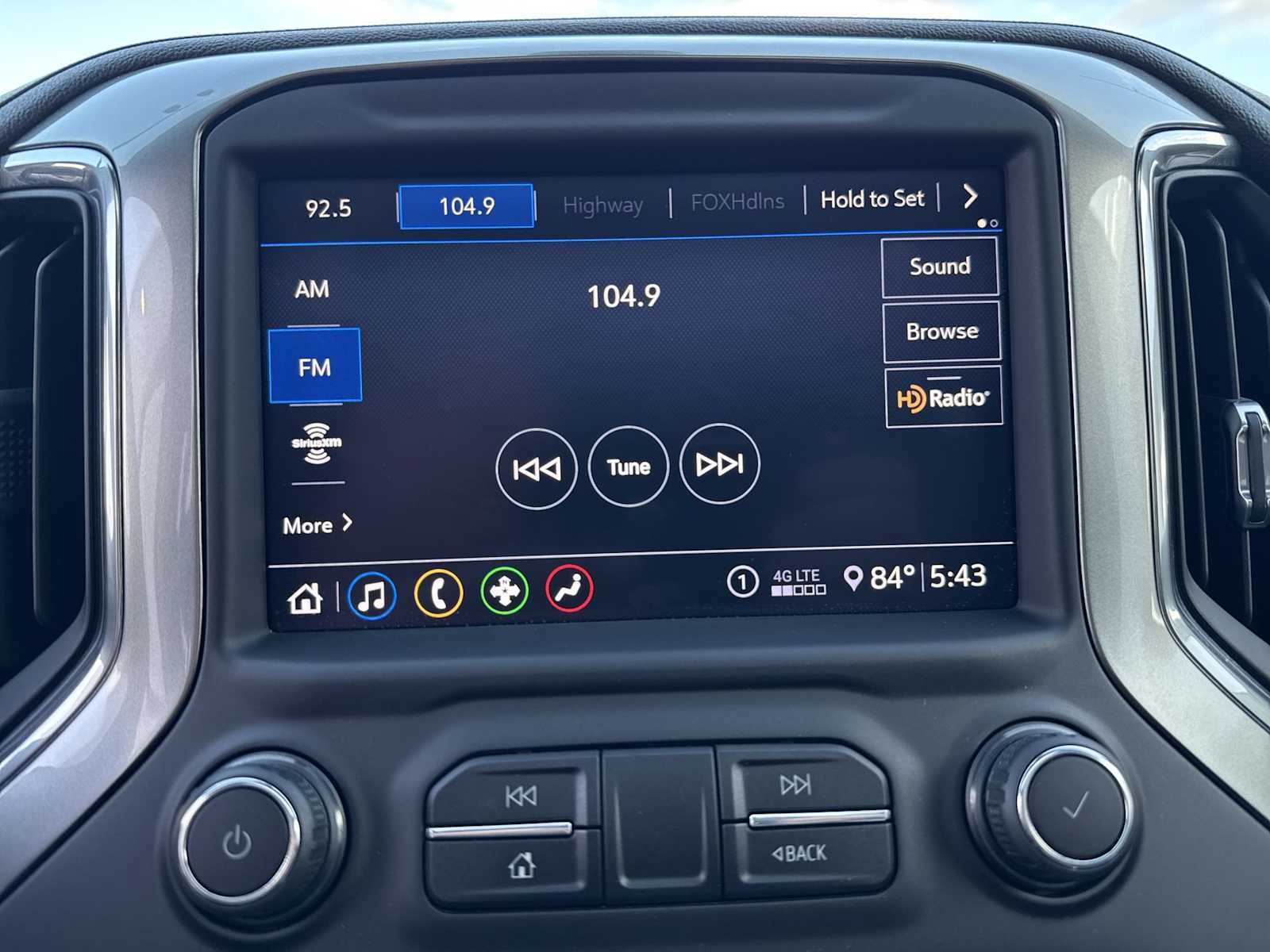 Certified 2020 Chevrolet Silverado 1500 RST AWD/4WD image 16