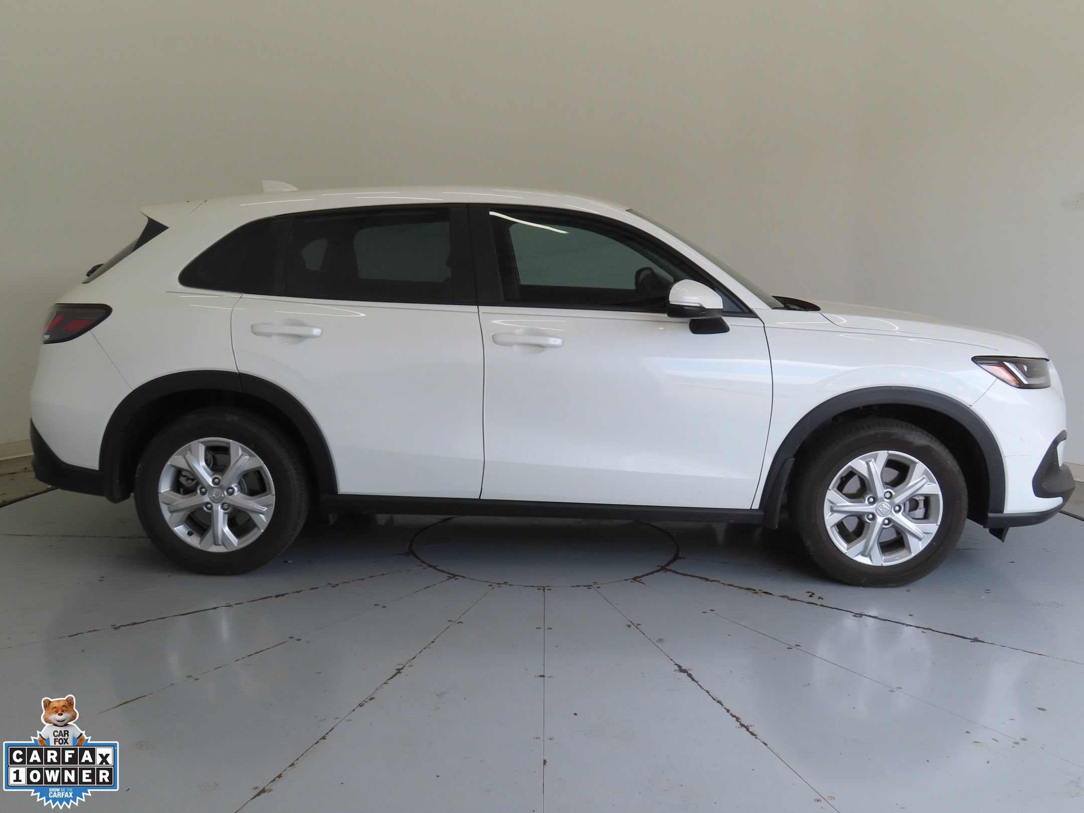 Used 2023 Honda HR-V LX image 2