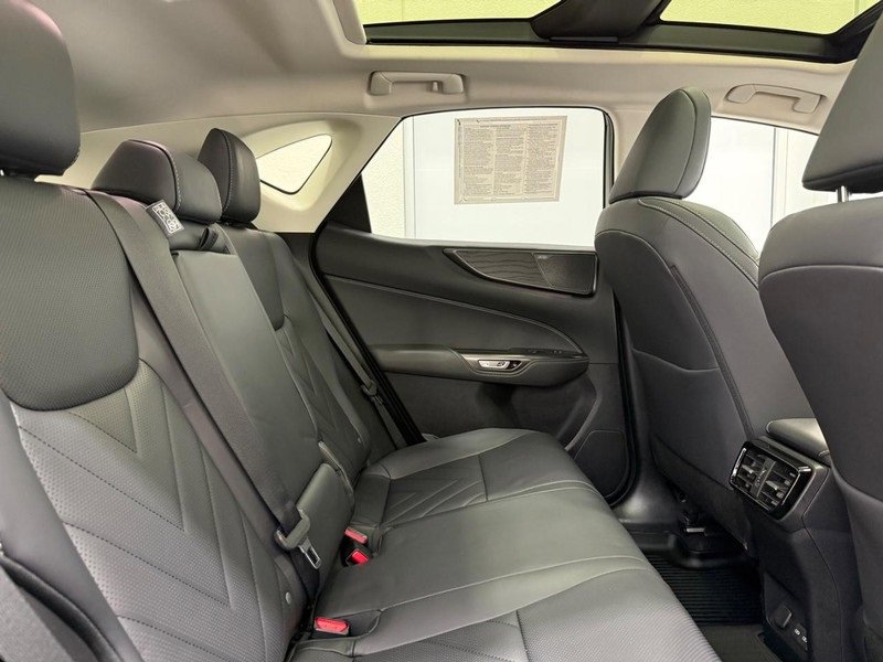 Used 2022 Lexus NX 350h AWD image 8