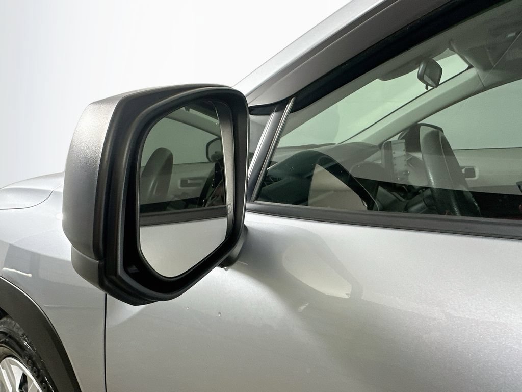 Used 2022 Toyota Corolla Cross L FWD image 34