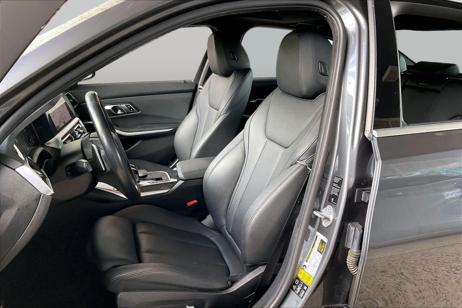 Used 2019 BMW 330i xDrive Sedan w/ Driving Assistance Package AWD/4WD image 7