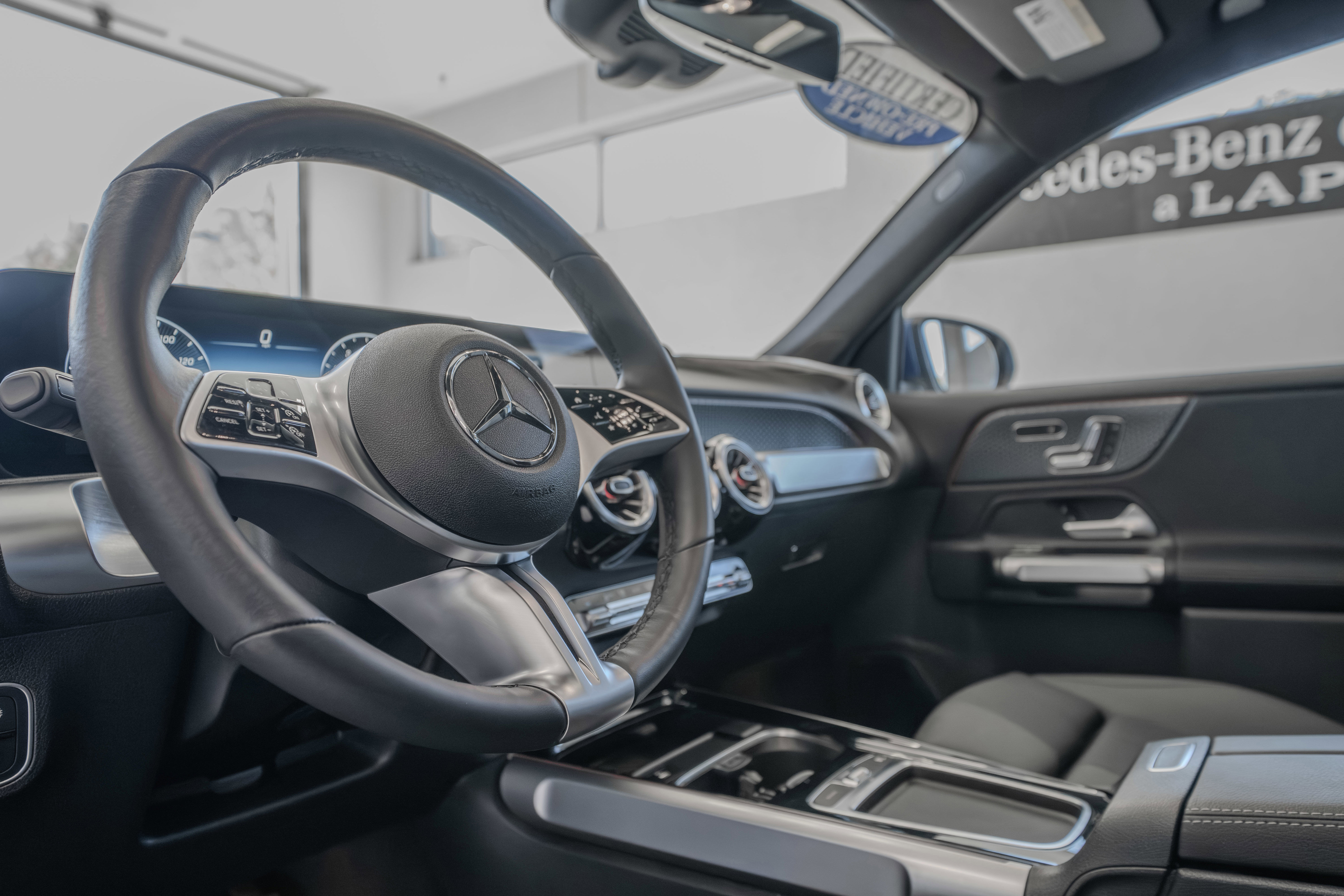 Certified 2025 Mercedes-Benz GLB 250 4MATIC image 7