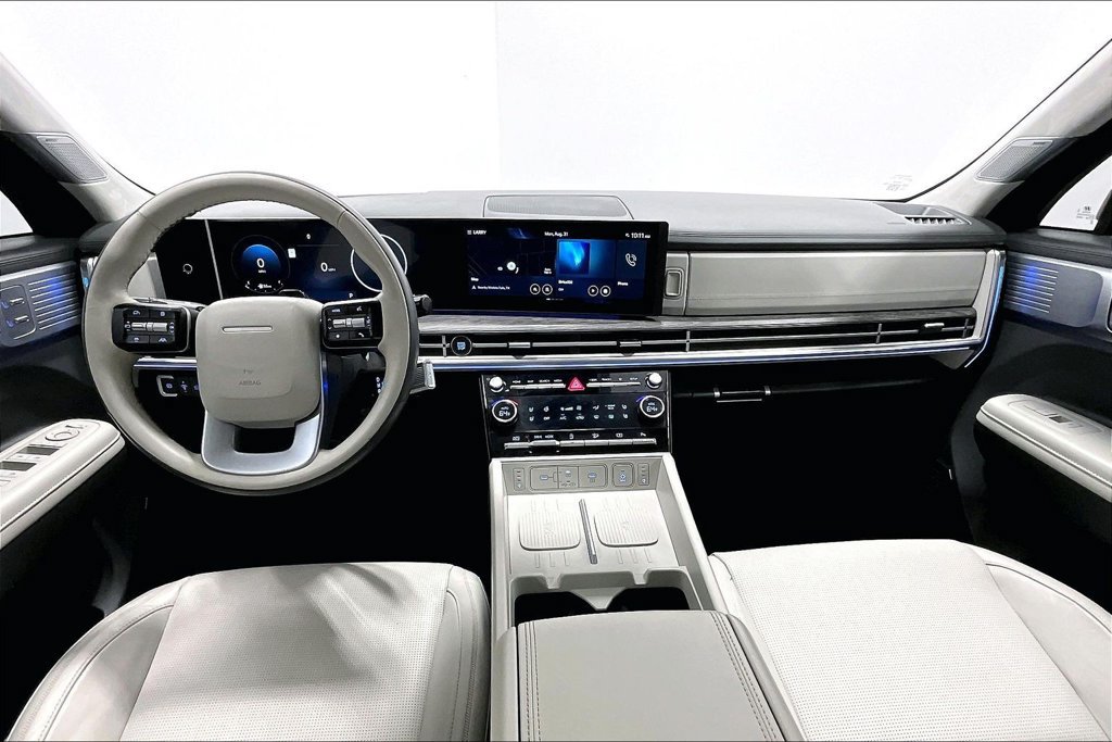 Certified 2025 Hyundai Santa Fe Calligraphy FWD image 18