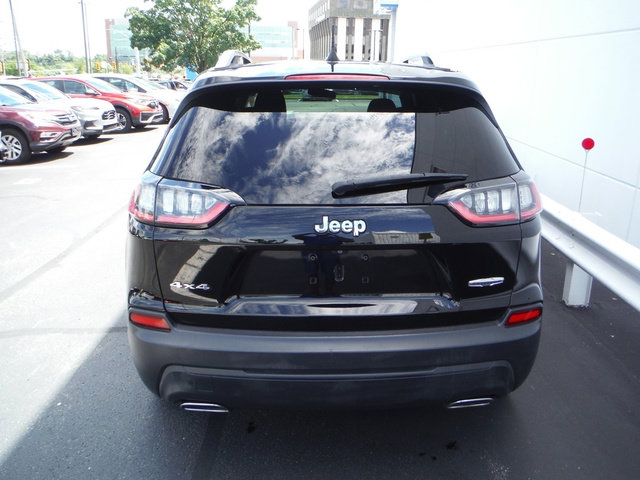 Used 2019 Jeep Cherokee Latitude Plus w/ Cold Weather Group AWD/4WD image 8