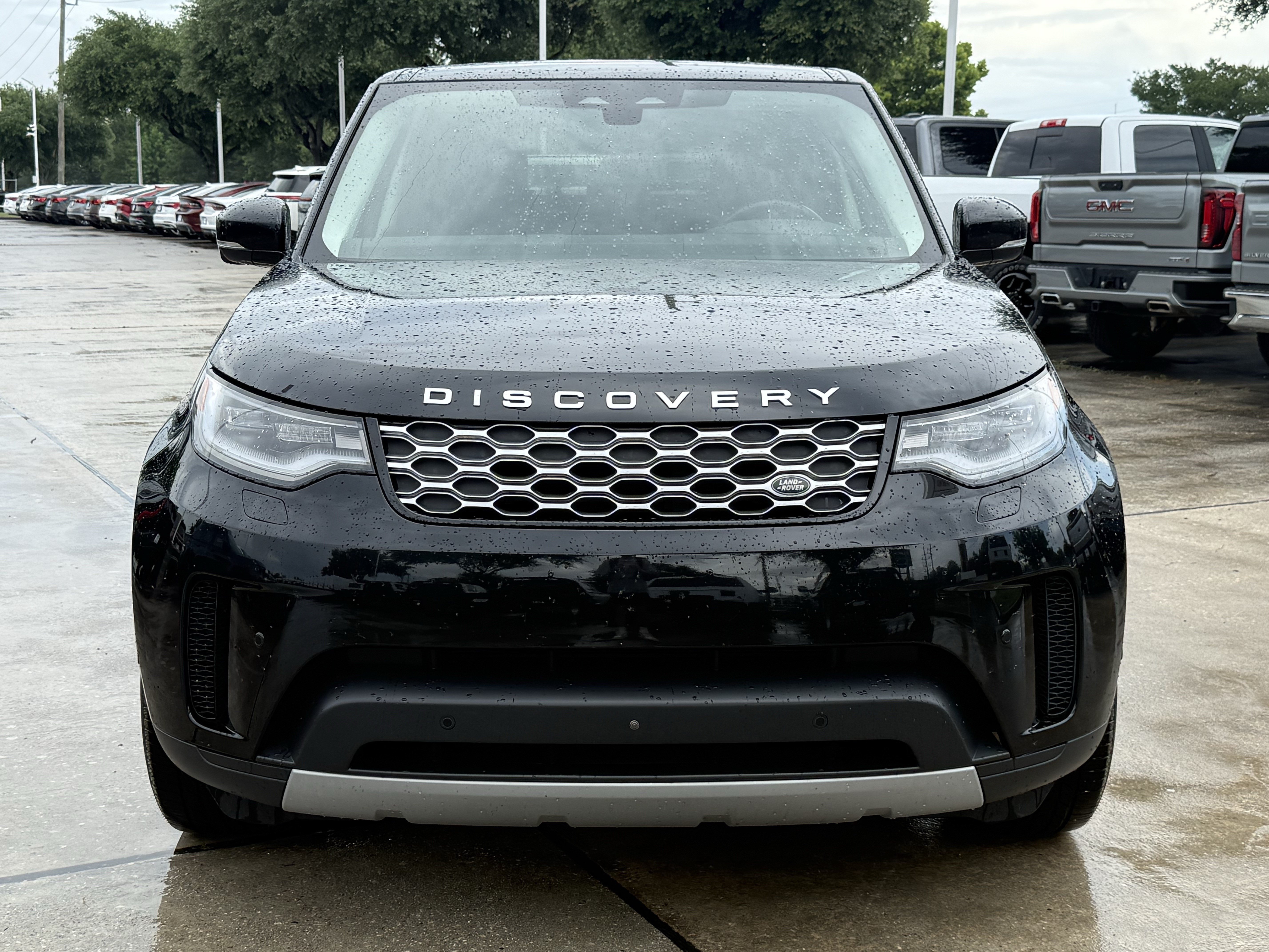 Used 2024 Land Rover Discovery S AWD/4WD image 10