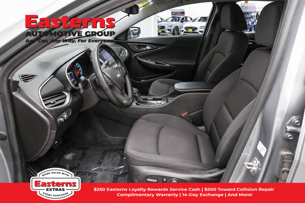 Used 2024 Chevrolet Malibu RS FWD image 14