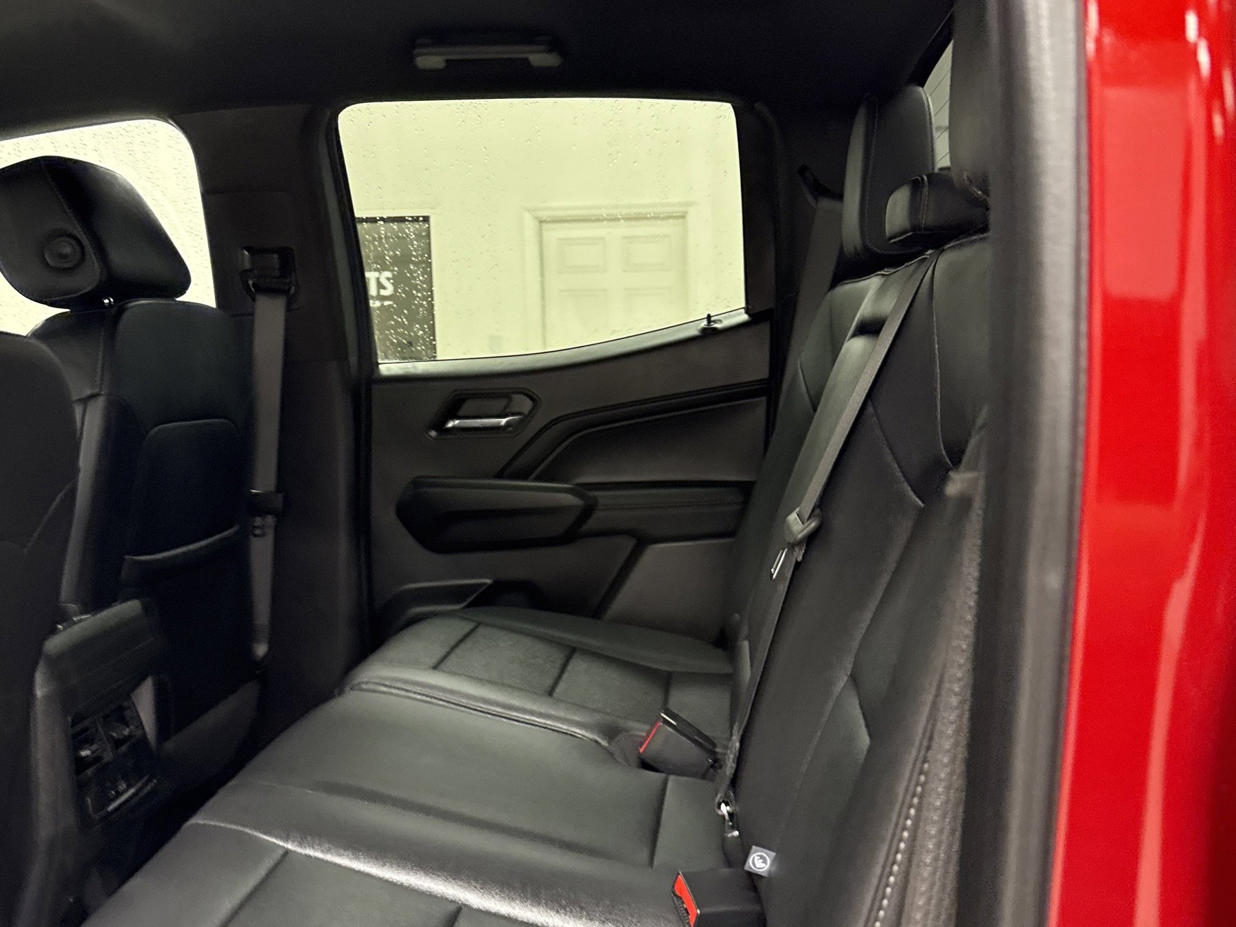 Used 2025 Chevrolet Colorado LT w/ LT Convenience Package image 12