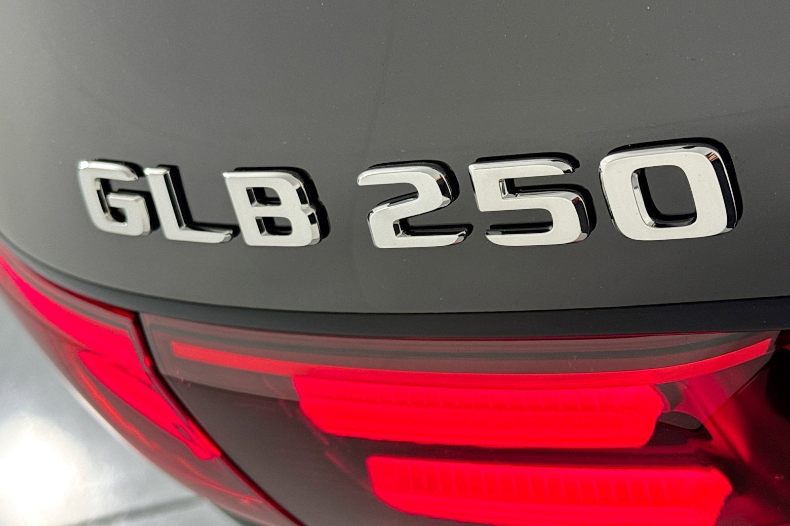 New 2026 Mercedes-Benz GLB 250 image 9