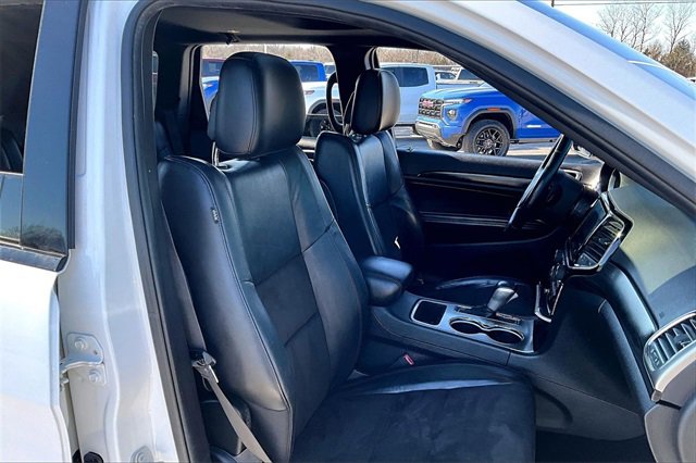 Used 2020 Jeep Grand Cherokee Altitude image 29