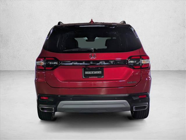 Used 2025 Honda Pilot Touring image 6