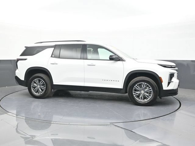 Used 2025 Chevrolet Traverse LT w/ Driver Confidence Package AWD/4WD image 17