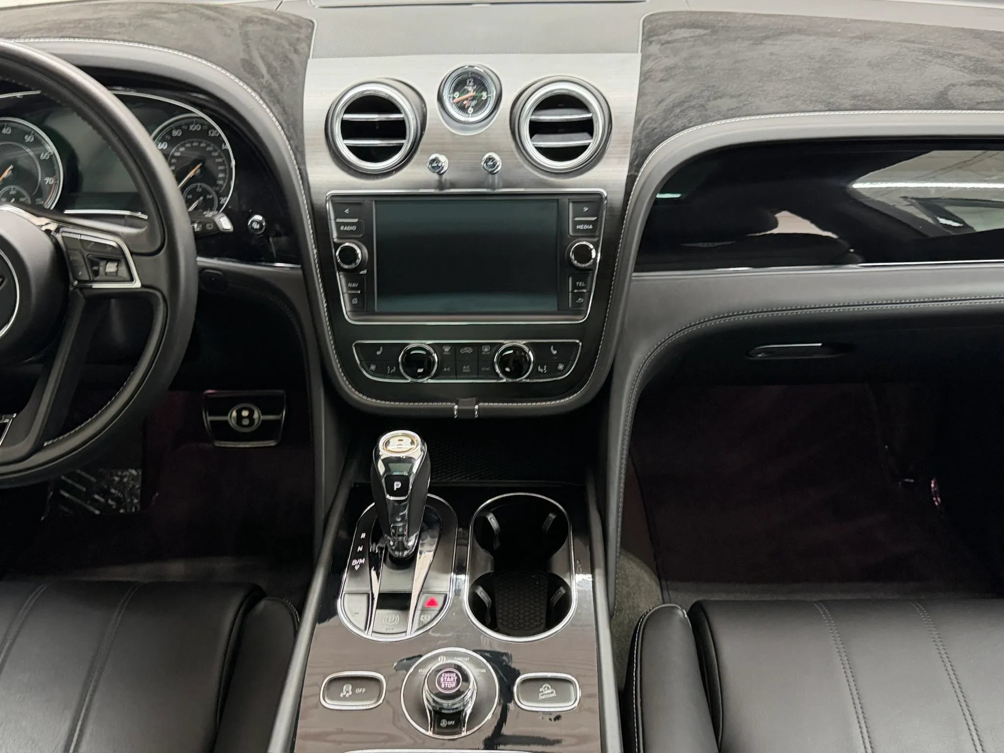 Used 2019 Bentley Bentayga AWD/4WD image 84