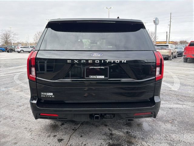 Used 2025 Ford Expedition Active image 4