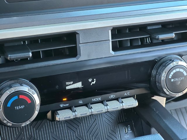 Certified 2025 Toyota Tacoma SR5 AWD/4WD image 17